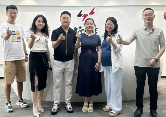 四川省旅游学会天文旅游专委会领导一行莅临雷行集团考察交流，共探天文文旅与低空经济发展